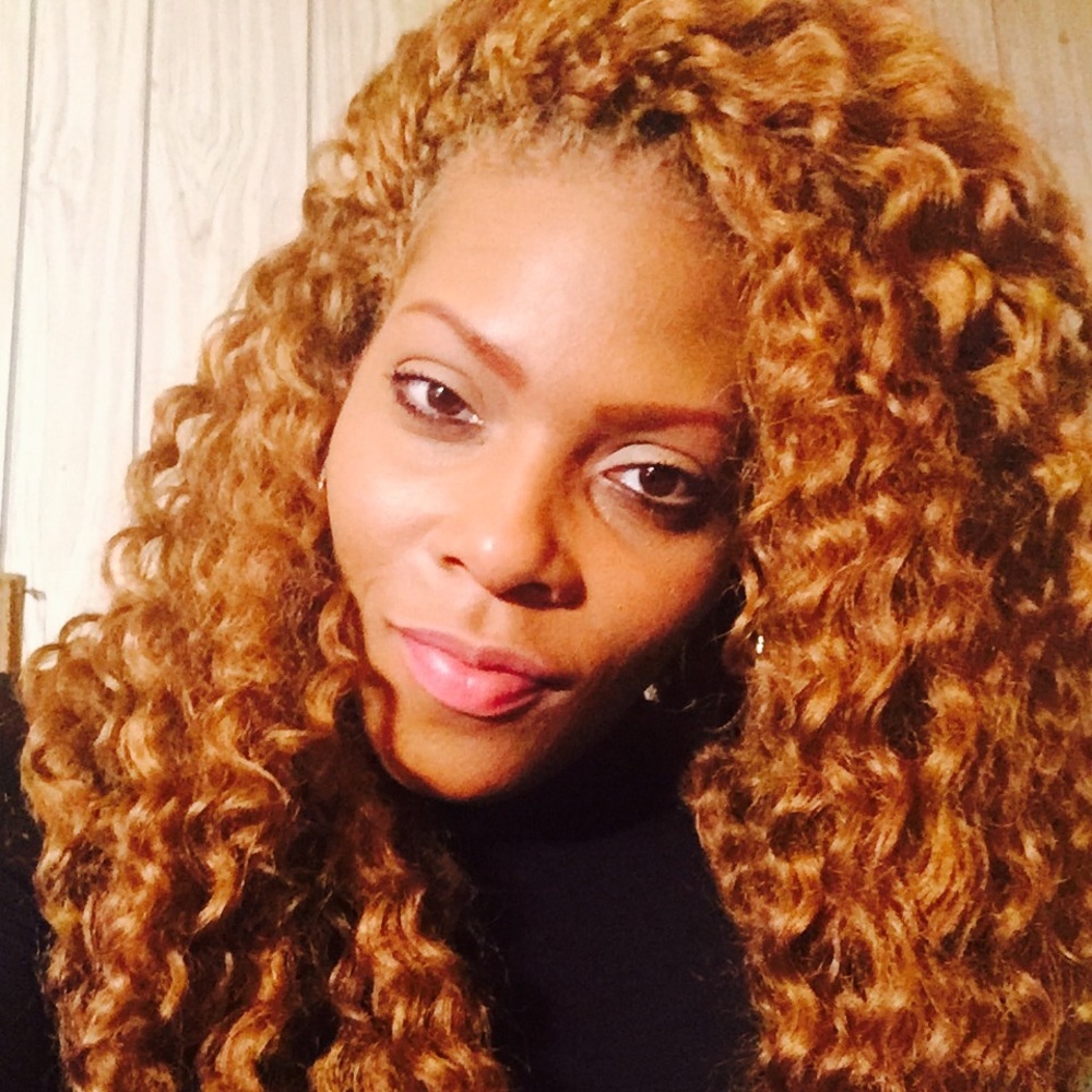 Meet your Posher, Simone